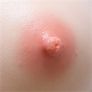 乳輪の色:ピンク