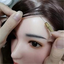 髪の毛の植毛:あり（人毛タイプ）