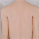 肌の色:ホワイト