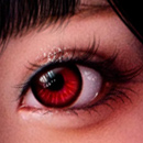 瞳の色:レッド