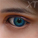 瞳の色:ダークブルー