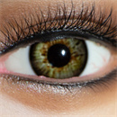 瞳の色:グリーン