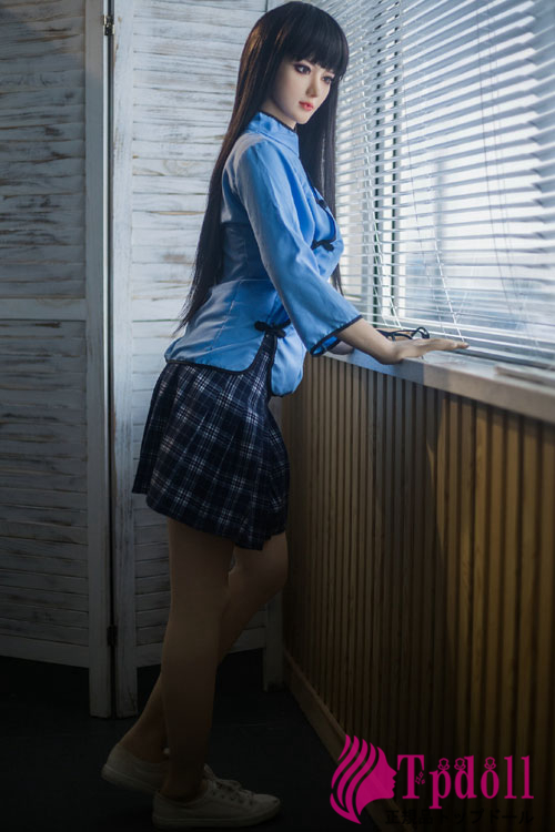 学生制服ラブドール