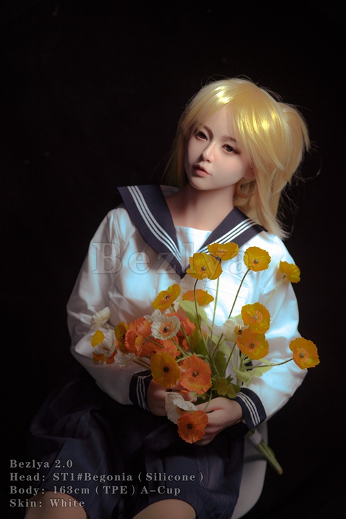 純白美肌セックスドール