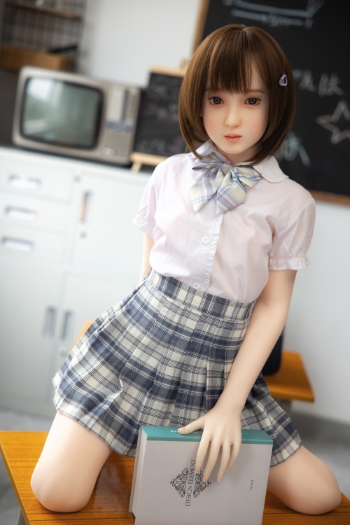 学生制服リアルドール