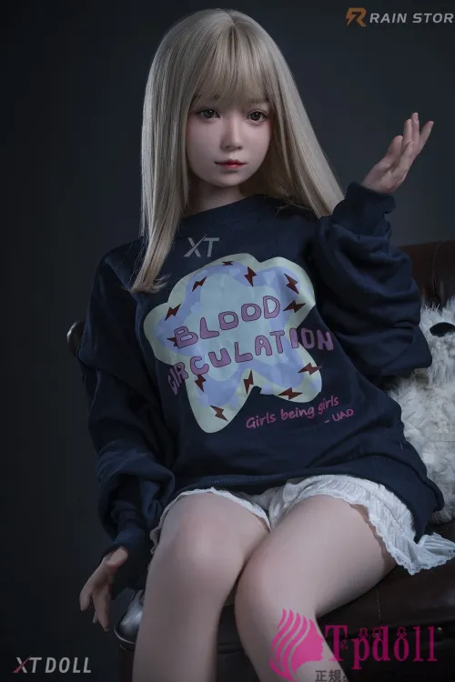 可愛い金髪美少女リアルドール