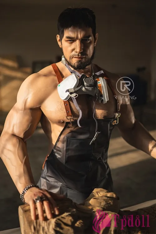 男性型マッチョ系ラブドール