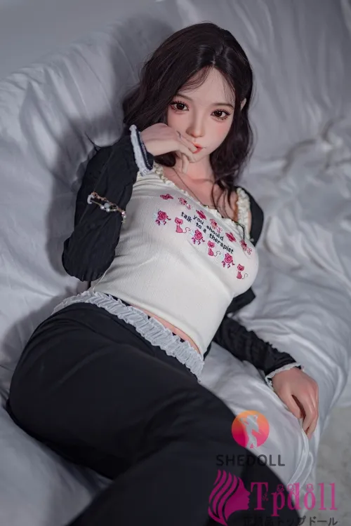 綺麗系女子ラブドール