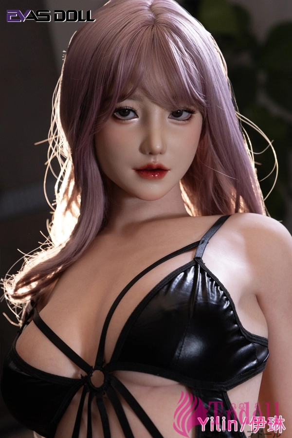 172cm高身長女性シリコンドール