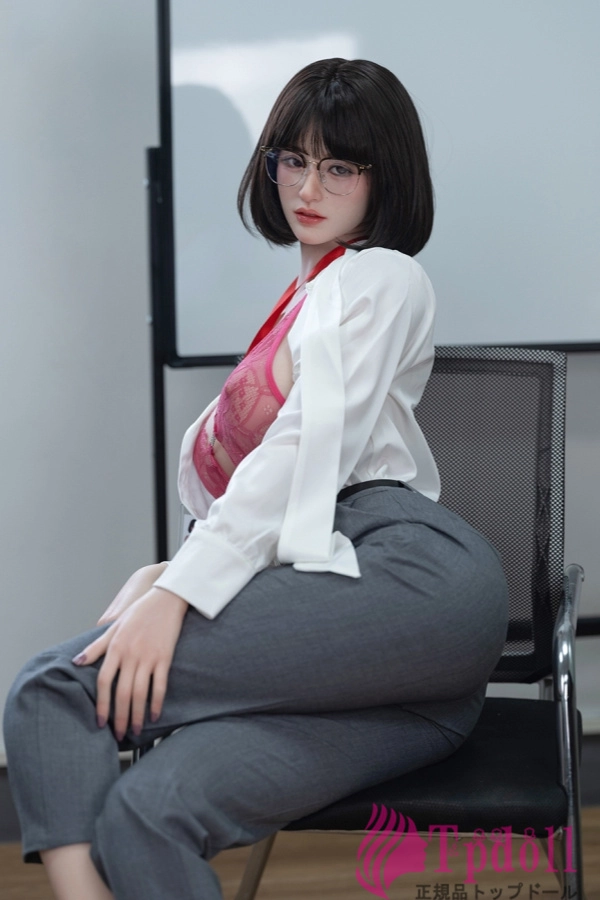 Shikukawa Yuri 上品な美人リアル ドール