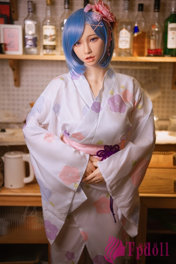 Betty 和服着美人リアル ダッチワイフ