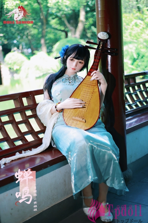 Eカップ巨乳等身大美女ドールDoll Senior