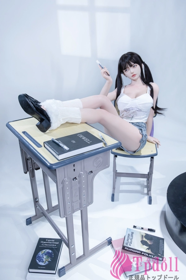清純な可愛らしいラブドール XYDOLL 