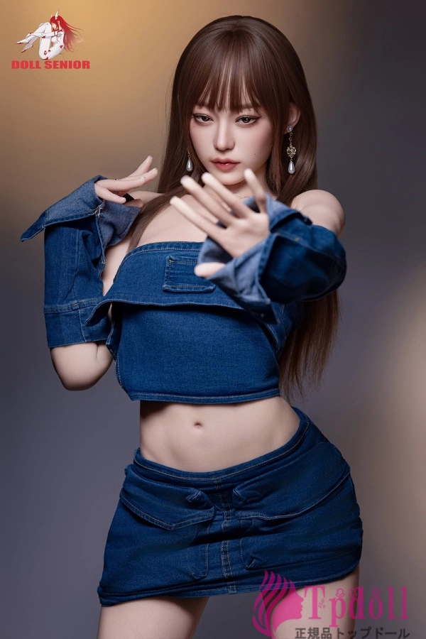 魅力を持つ美人ラブドールDoll Senior