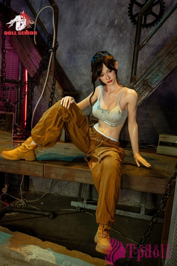 魅力的な女性 舞雪フルシリコンドール