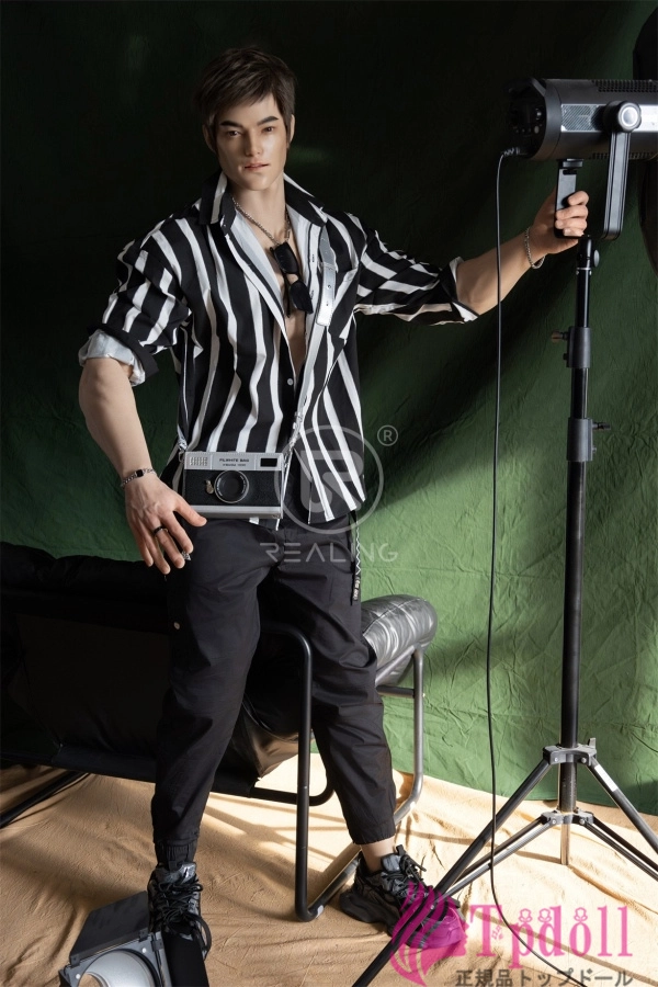 男性型ラブドールRealing