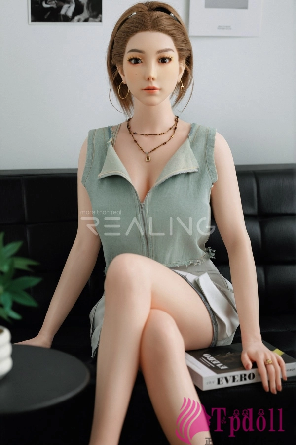 Realing 夏愛フルシリコンドール