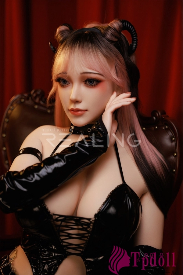 清楚 妖艶フルシリコンドールRealing