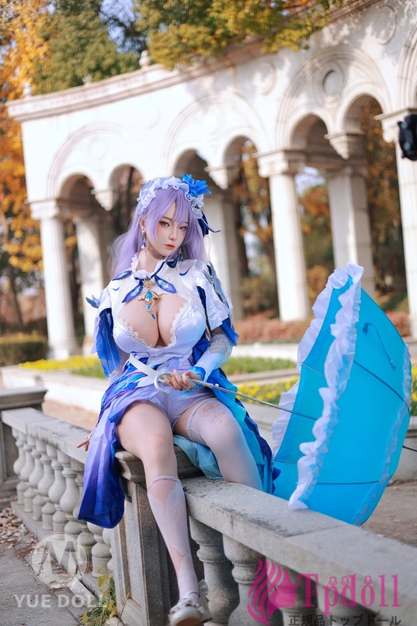 桐桐 魅力的なコスプレ美女ラブドール