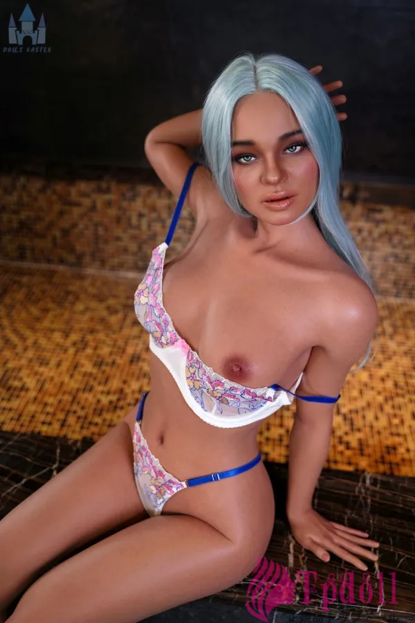 Nyla Cカップリアル ダッチワイフ