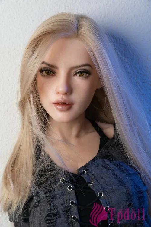 欧米系美女等身大ドールQITA DOLL