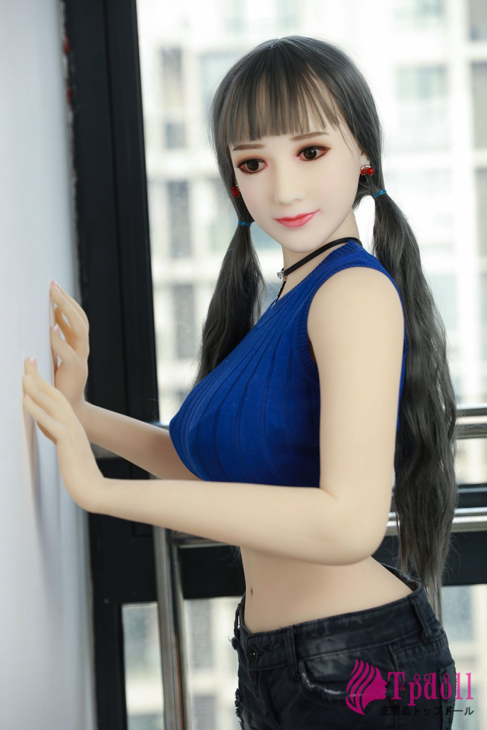 人懐っこい美女ラブドール写真