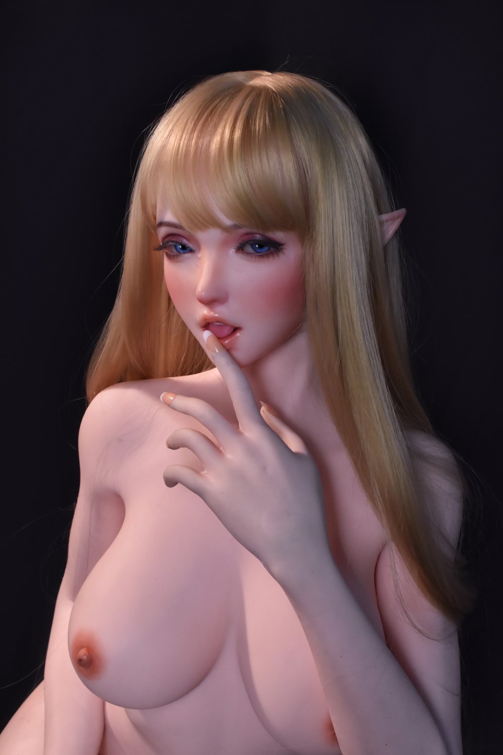 セクシーボディの美少女ラブドール画像