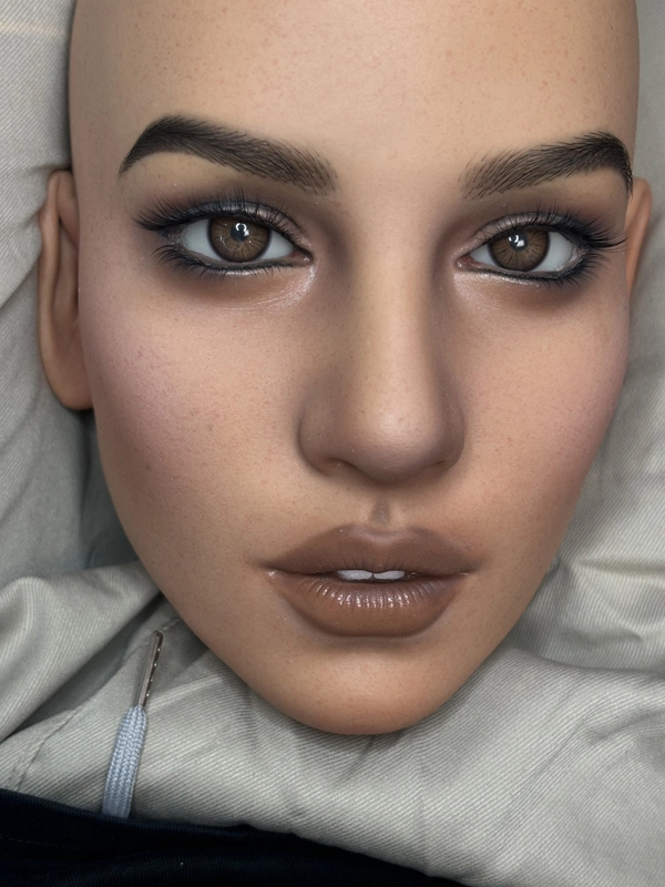 IDODOLLラブドールメイク