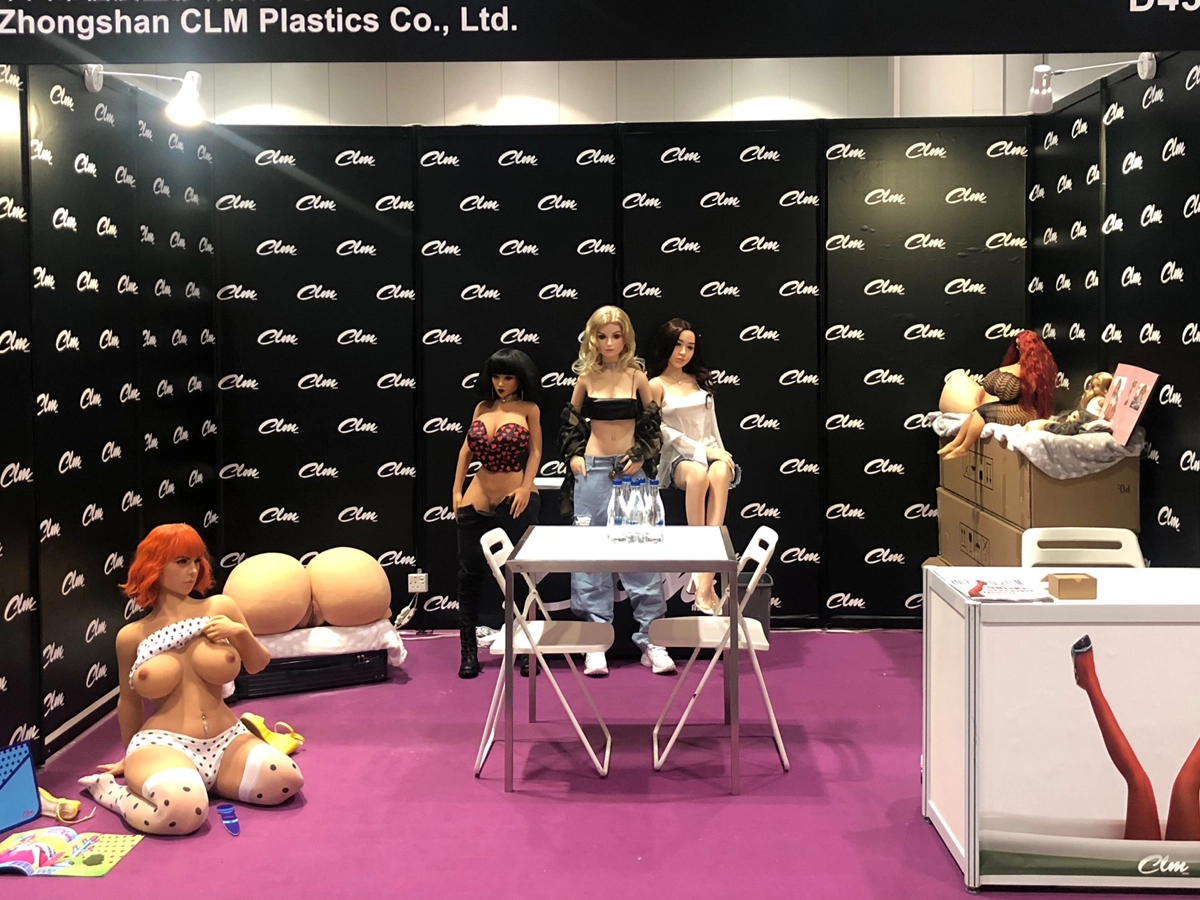 Climax Dollアダルト展示会実写画像