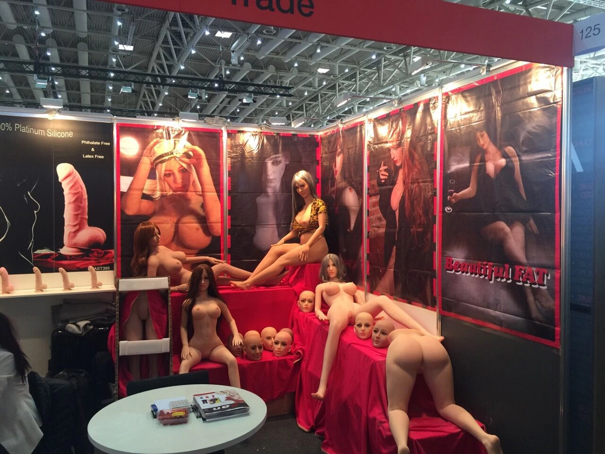 Climax Dollアダルト展示会実写画像