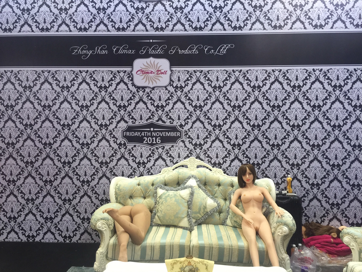 Climax Dollアダルト展示会実写画像